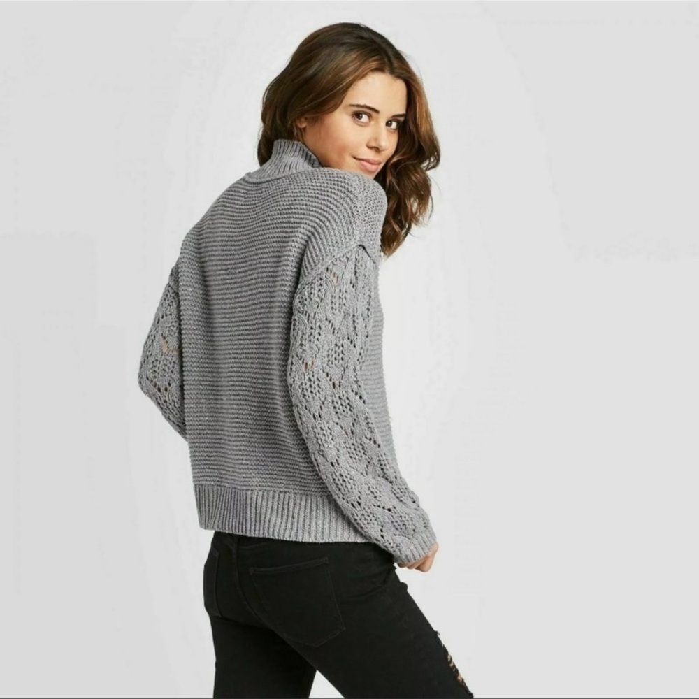 Universal thread pullover